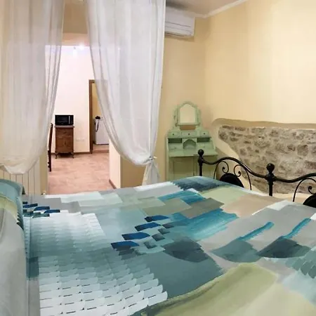 Nel Vicolo Dei Baci * Spello