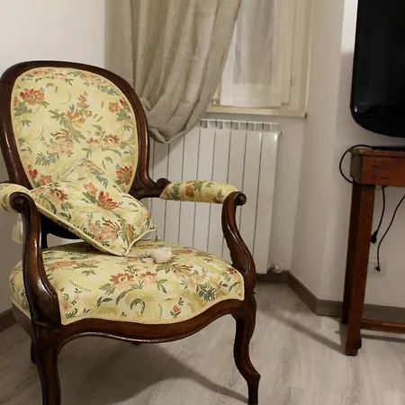 Nel Vicolo Dei Baci Spello